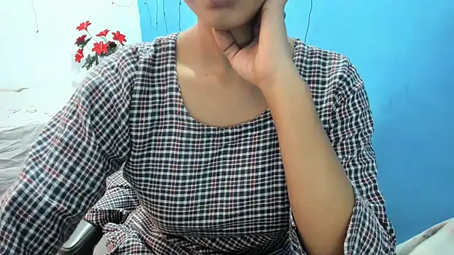 Snapshot of aarjulove chatting on November 24, 2025, 5:18 am aarjulove online show from November 24, 2025, 5:18 am