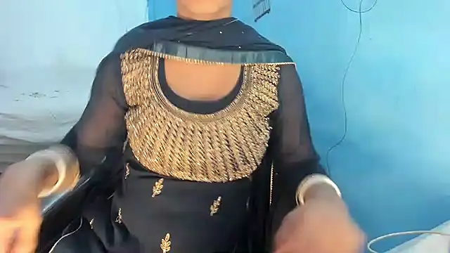 Snapshot of aarjulove chatting on March 1, 2026, 3:45 pm aarjulove online show from March 1, 2026, 3:45 pm