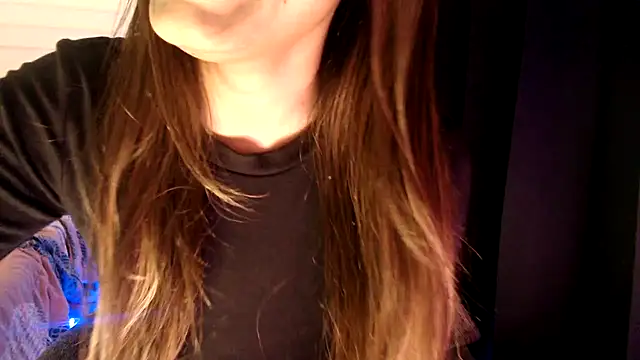 Snapshot of chhui_mui chatting on March 22, 2025, 8:48 pm chhui mui online show from March 22, 2025, 8:48 pm