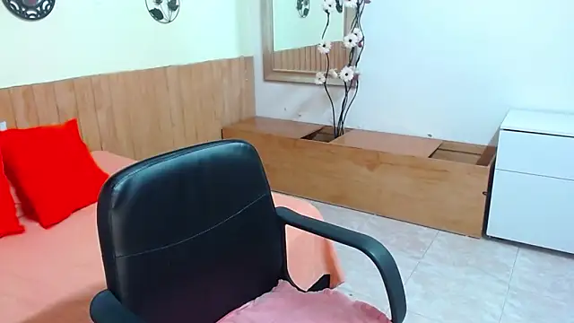 Suxxxy  online show from November 14, 2025, 1:48 pm