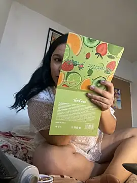 Leslydeleon23 online show from February 10, 2025, 12:19 am