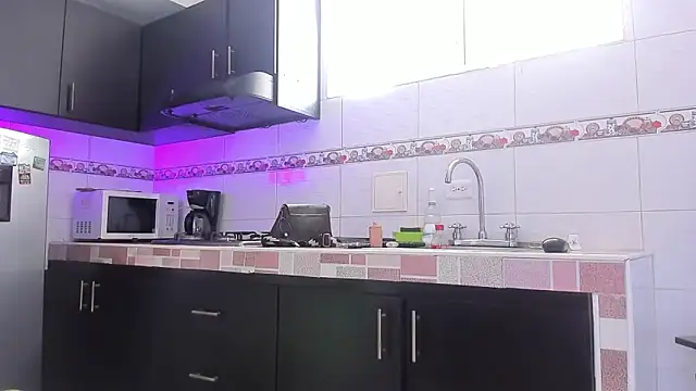 Snapshot of Emma-evans chatting on November 20, 2025, 2:18 pm Emma-evans online show from November 20, 2025, 2:18 pm