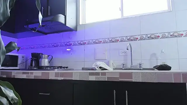 Snapshot of Emma-evans chatting on March 17, 2025, 2:23 pm Emma-evans online show from March 17, 2025, 2:23 pm