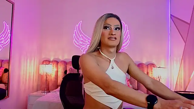  scarletmoore online show from September 11, 2025, 8:25 am