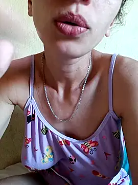 Nandasant09 online show from September 15, 2025, 4:07 pm