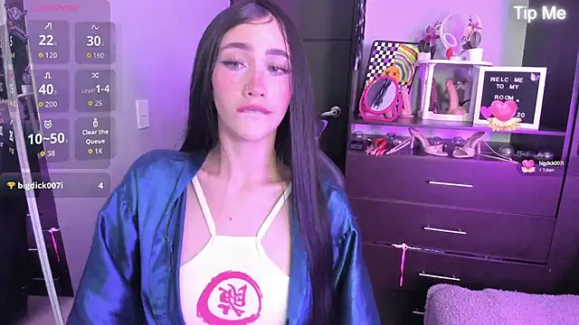 Snapshot of Emilytafur chatting on October 10, 2025, 8:09 pm Emilytafur online show from October 10, 2025, 8:09 pm