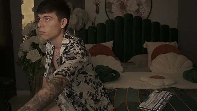 IsmaelRichardson online show from March 21, 2025, 5:02 pm