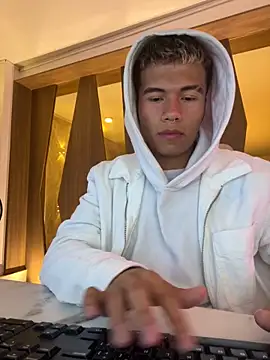 Logan smith1 online show from February 15, 2025, 6:02 am