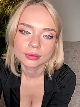 dollfromvenus online show from September 21, 2025, 7:30 pm