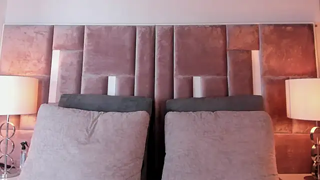 Nia Bunny online show from October 19, 2025, 12:35 am