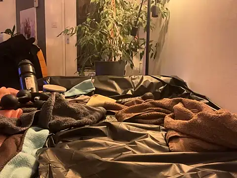 nickgode69 online show from February 2, 2025, 4:37 am