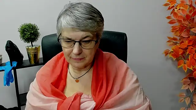 Snapshot of IrisDream chatting on February 6, 2025, 11:09 am IrisDream online show from February 6, 2025, 11:09 am