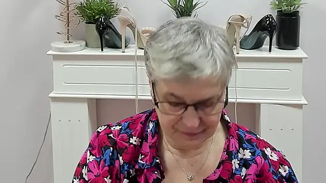 IrisDream online show from February 26, 2026, 7:08 am