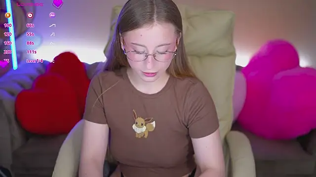 Snapshot of SilverrMoon chatting on February 20, 2026, 2:08 pm SilverrMoon online show from February 20, 2026, 2:08 pm