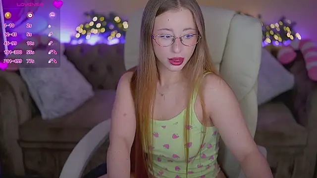 SilverrMoon online show from December 20, 2025, 1:47 pm