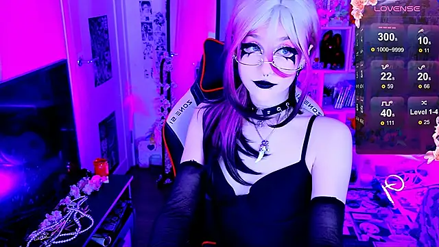 Aki  Ra online show from April 21, 2026, 1:29 am