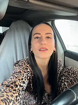 Lorina Candy online show from December 14, 2025, 1:17 pm