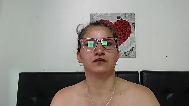 Angelinna Milf online show from October 14, 2025, 7:25 pm