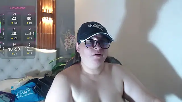 Snapshot of katty_femdom chatting on November 15, 2025, 1:04 pm katty femdom online show from November 15, 2025, 1:04 pm