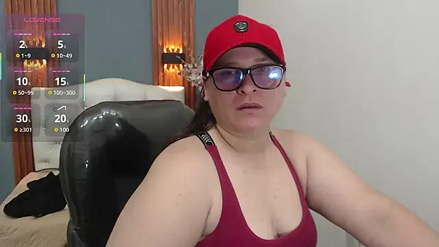 Snapshot of katty_femdom chatting on December 15, 2025, 12:44 pm katty femdom online show from December 15, 2025, 12:44 pm