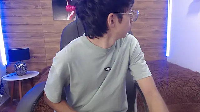 jhoellx online show from March 7, 2025, 2:34 pm