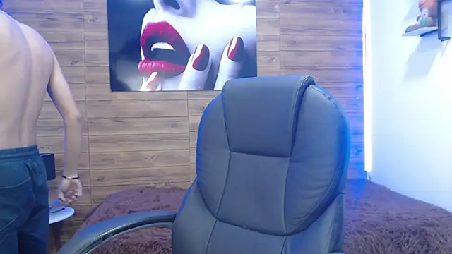 jhoellx online show from March 21, 2025, 12:50 pm