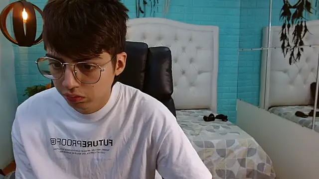 jhoellx online show from October 19, 2025, 1:03 pm