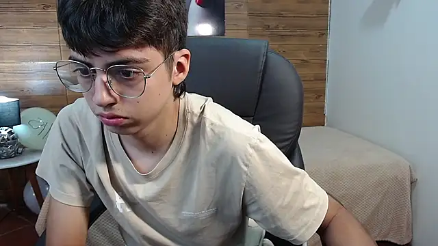 jhoellx online show from October 9, 2025, 7:47 pm