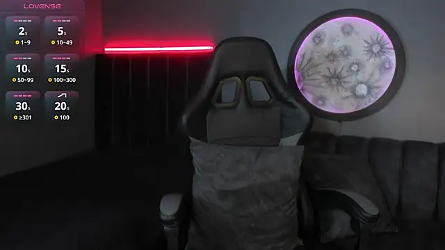 khriss brown online show from December 5, 2025, 7:23 pm