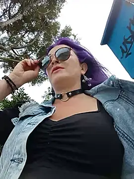 sophie banger online show from October 13, 2025, 6:09 pm