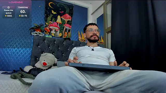 Snapshot of leondevereda chatting on March 17, 2025, 1:57 am leondevereda online show from March 17, 2025, 1:57 am