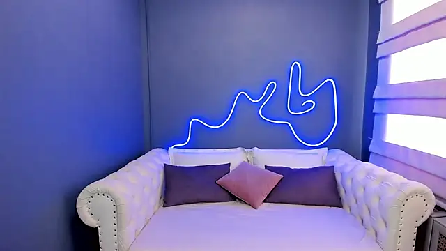 rock n roxy online show from March 22, 2025, 4:56 am