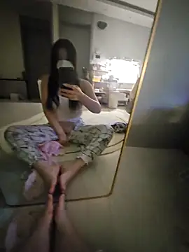 2hyun online show from March 16, 2025, 6:55 pm