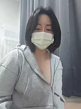 2hyun online show from December 27, 2024, 10:55 am