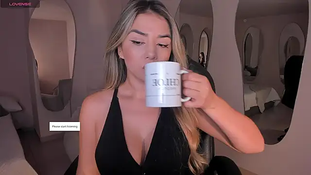 Snapshot of ChloePreston_ chatting on May 9, 2026, 11:13 am ChloePreston online show from May 9, 2026, 11:13 am