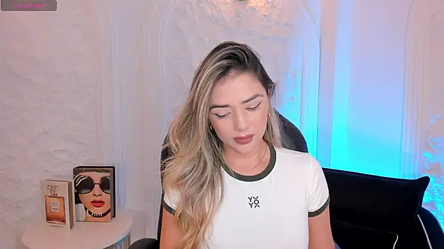 Snapshot of ChloePreston_ chatting on May 19, 2026, 11:50 am ChloePreston online show from May 19, 2026, 11:50 am