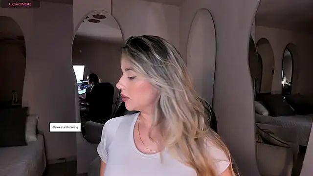 Snapshot of ChloePreston_ chatting on May 3, 2026, 10:53 am ChloePreston online show from May 3, 2026, 10:53 am