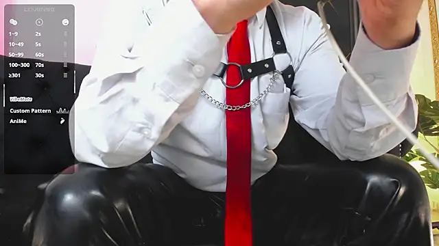 Snapshot of LuccaMallard chatting on June 3, 2026, 2:33 pm LuccaMallard online show from June 3, 2026, 2:33 pm