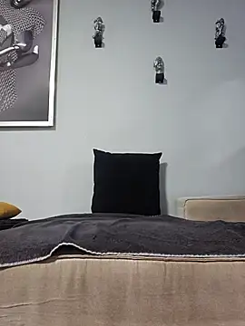 dickinyouto online show from November 13, 2025, 6:56 pm