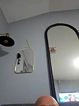 dickinyouto online show from December 4, 2025, 8:24 am