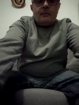 Snapshot of Bretoncool chatting on March 21, 2025, 5:32 am Bretoncool online show from March 21, 2025, 5:32 am
