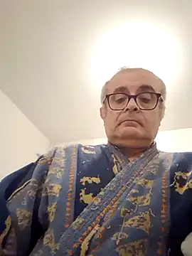 Snapshot of Bretoncool chatting on March 9, 2025, 12:53 am Bretoncool online show from March 9, 2025, 12:53 am