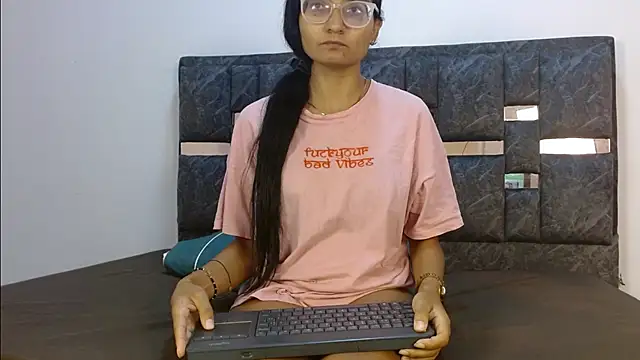 Snapshot of valentina_lov chatting on September 29, 2025, 12:11 pm valentina lov online show from September 29, 2025, 12:11 pm