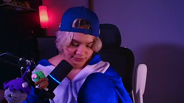 marlena3312 online show from February 2, 2026, 1:21 pm