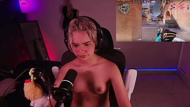 Snapshot of marlena3312 chatting on November 15, 2025, 2:21 pm marlena3312 online show from November 15, 2025, 2:21 pm