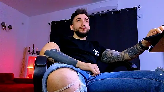 Snapshot of MightyAaron66 chatting on February 28, 2026, 4:34 am MightyAaron66 online show from February 28, 2026, 4:34 am