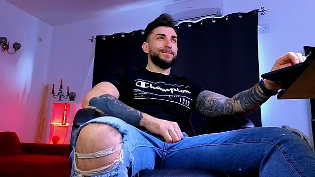 Snapshot of MightyAaron66 chatting on February 12, 2026, 6:46 am MightyAaron66 online show from February 12, 2026, 6:46 am