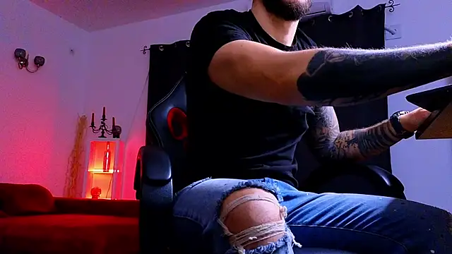 MightyAaron66 online show from November 25, 2025, 3:51 am