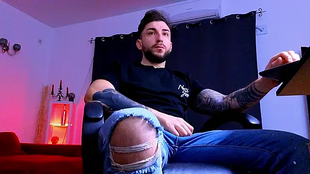 Snapshot of MightyAaron66 chatting on February 10, 2026, 5:17 am MightyAaron66 online show from February 10, 2026, 5:17 am