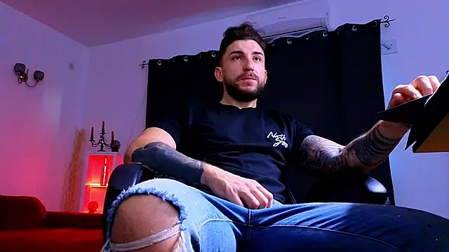 MightyAaron66 online show from October 29, 2025, 5:06 am